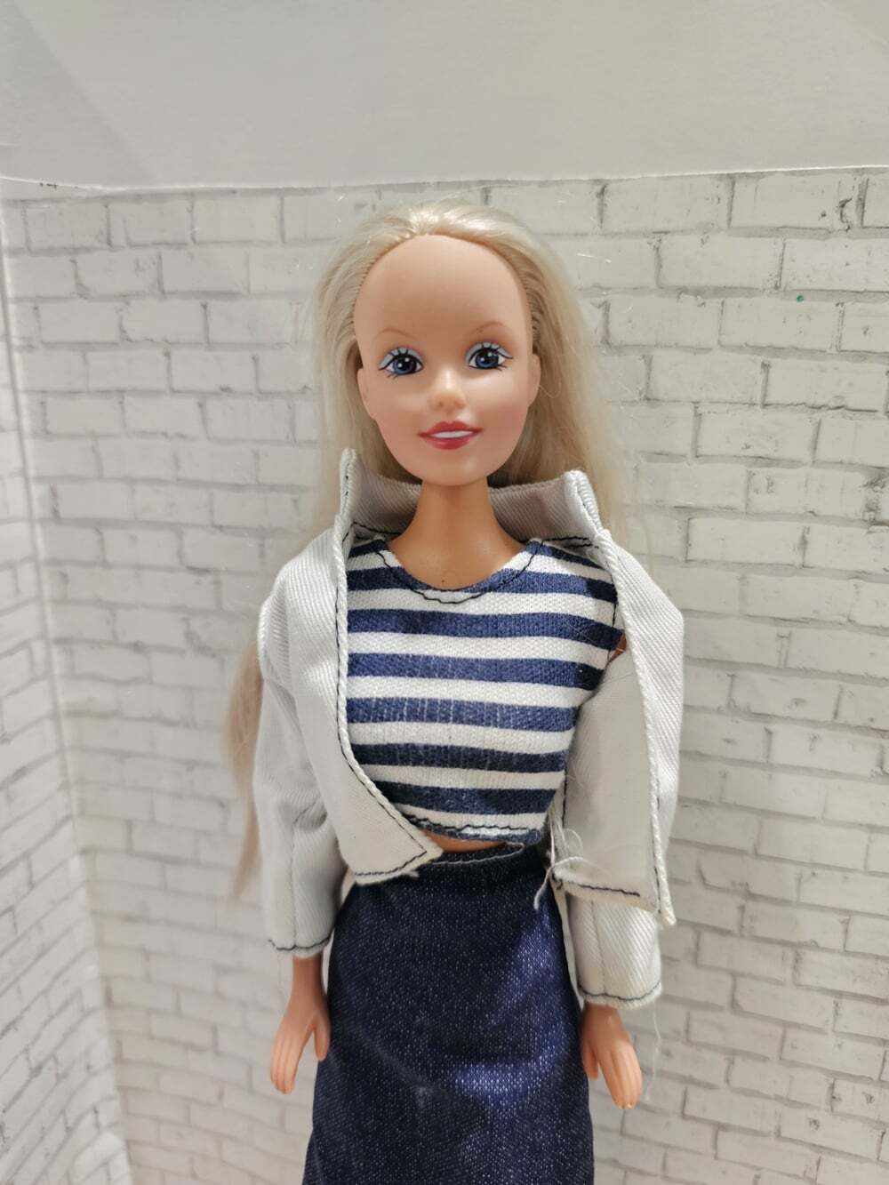 Vintage 1998 Toys R Us Geoffrey Inc Blonde Teacher Fashion Doll Barbie Clone